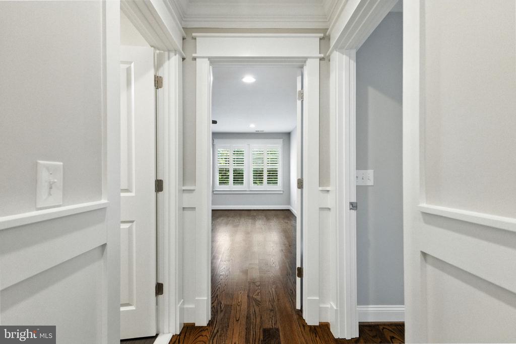 8617 DIXIE PLACE