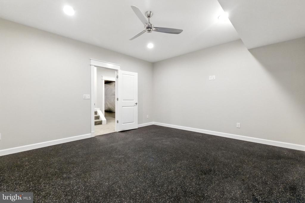 8617 DIXIE PLACE