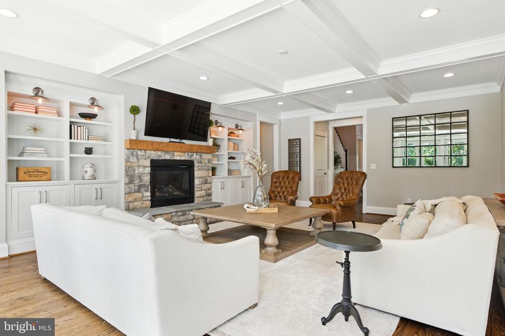 8617 DIXIE PLACE
