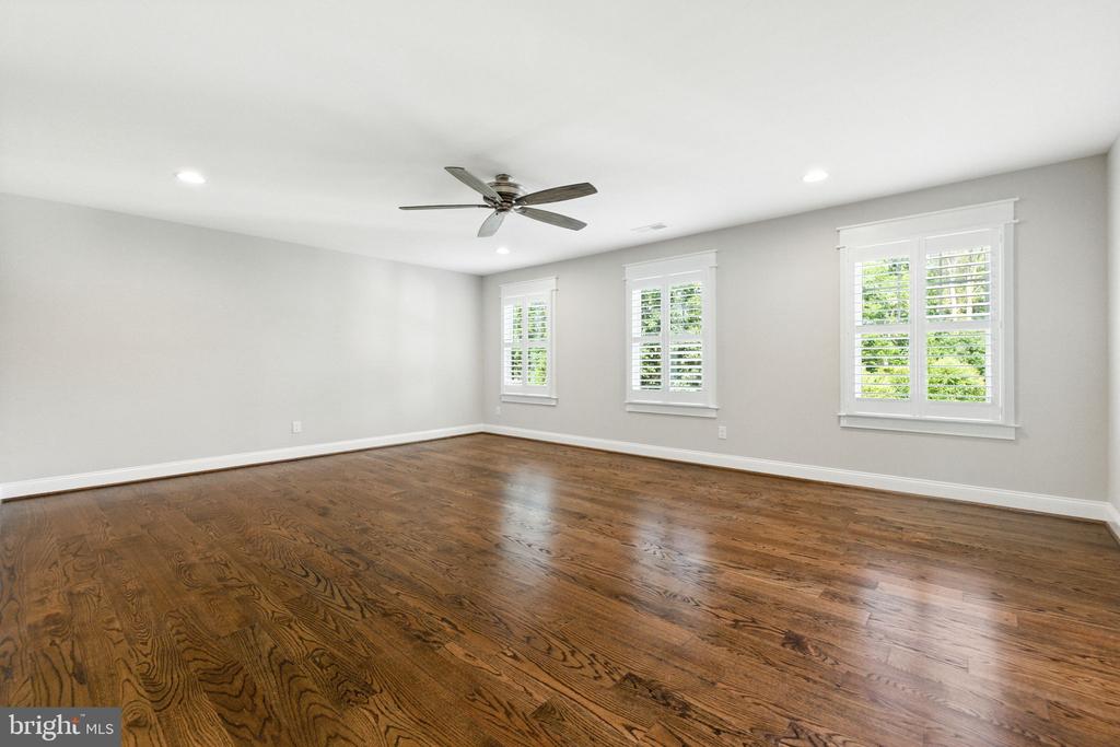8617 DIXIE PLACE
