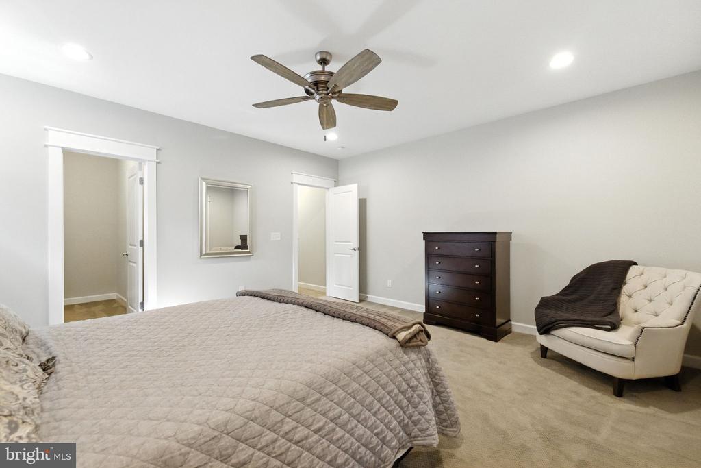 8617 DIXIE PLACE