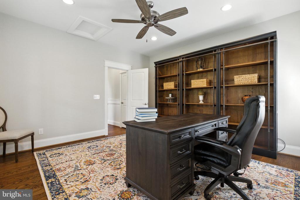 8617 DIXIE PLACE
