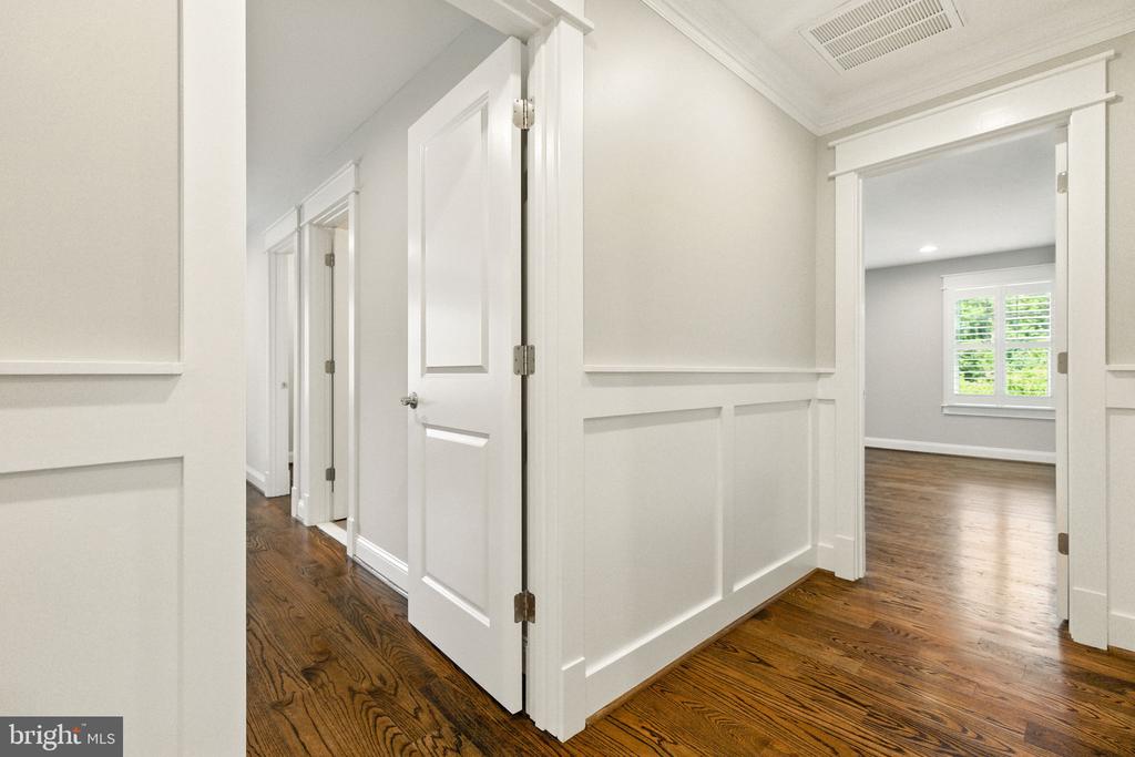 8617 DIXIE PLACE