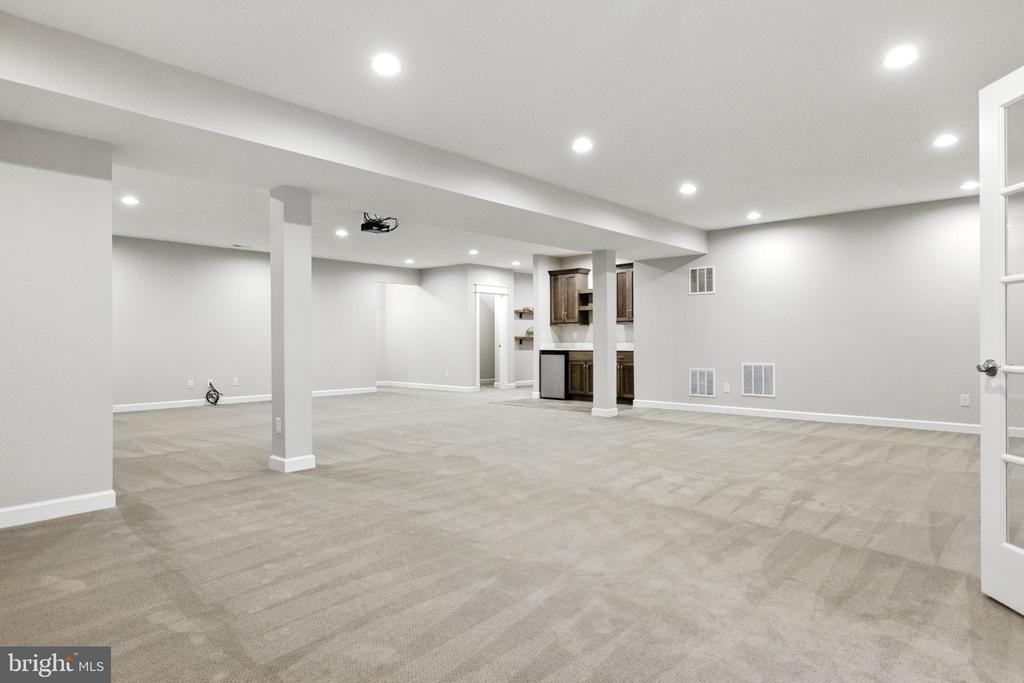 8617 DIXIE PLACE