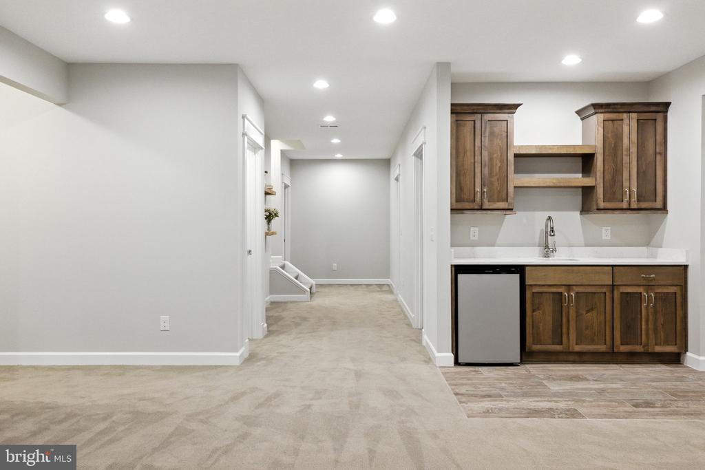 8617 DIXIE PLACE