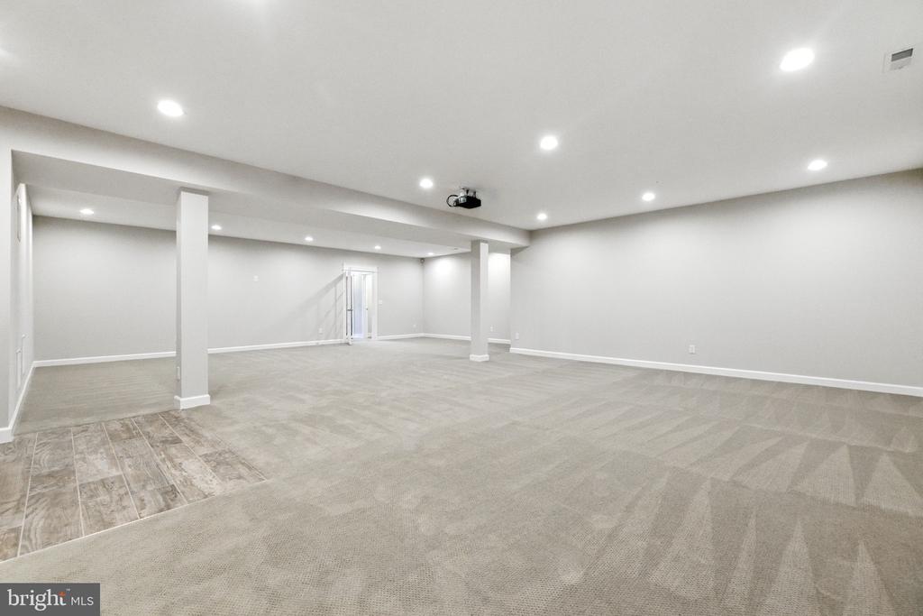 8617 DIXIE PLACE