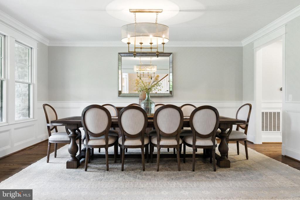 8617 DIXIE PLACE