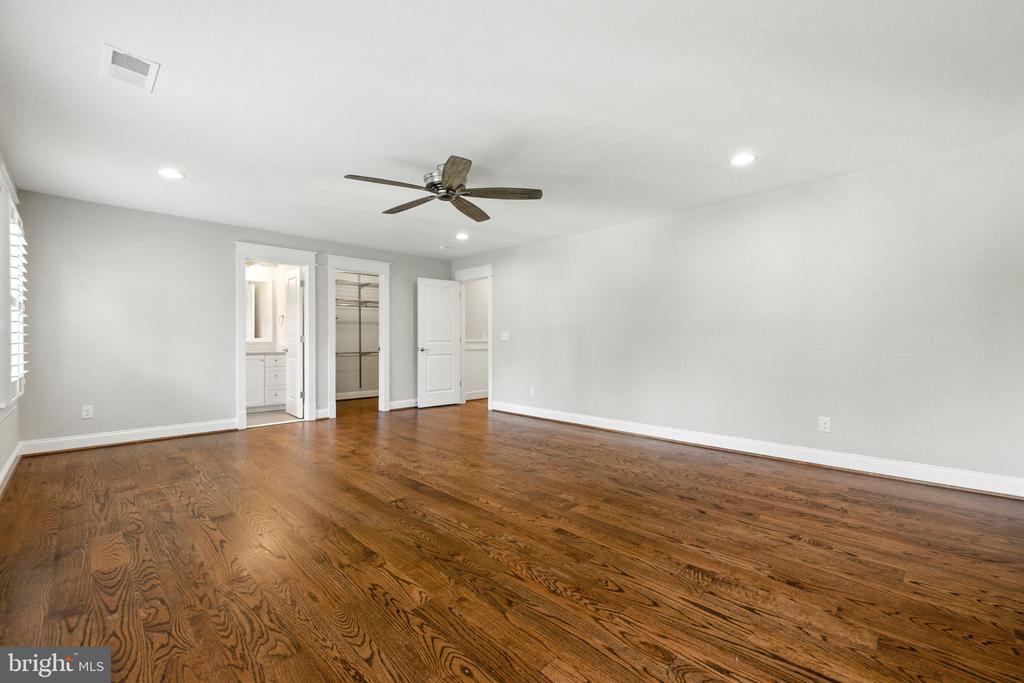 8617 DIXIE PLACE