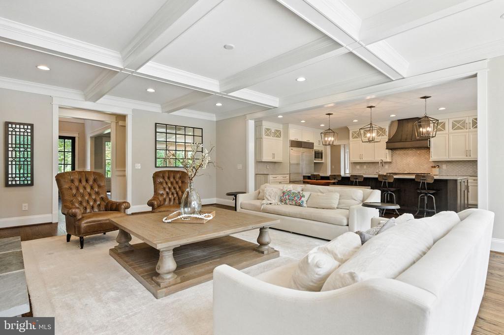 8617 DIXIE PLACE