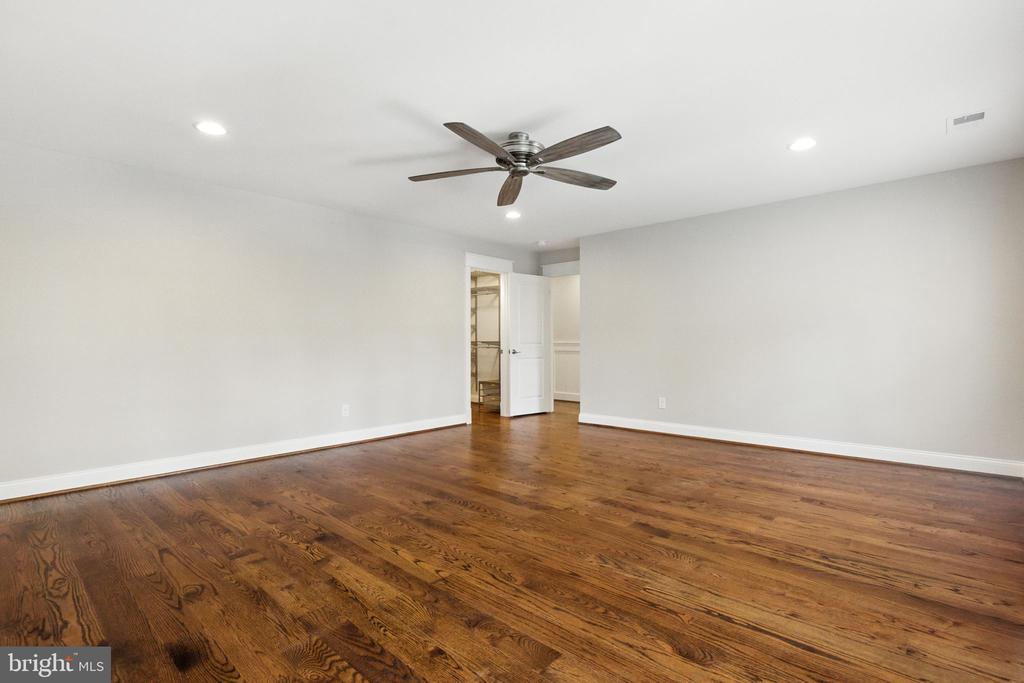 8617 DIXIE PLACE