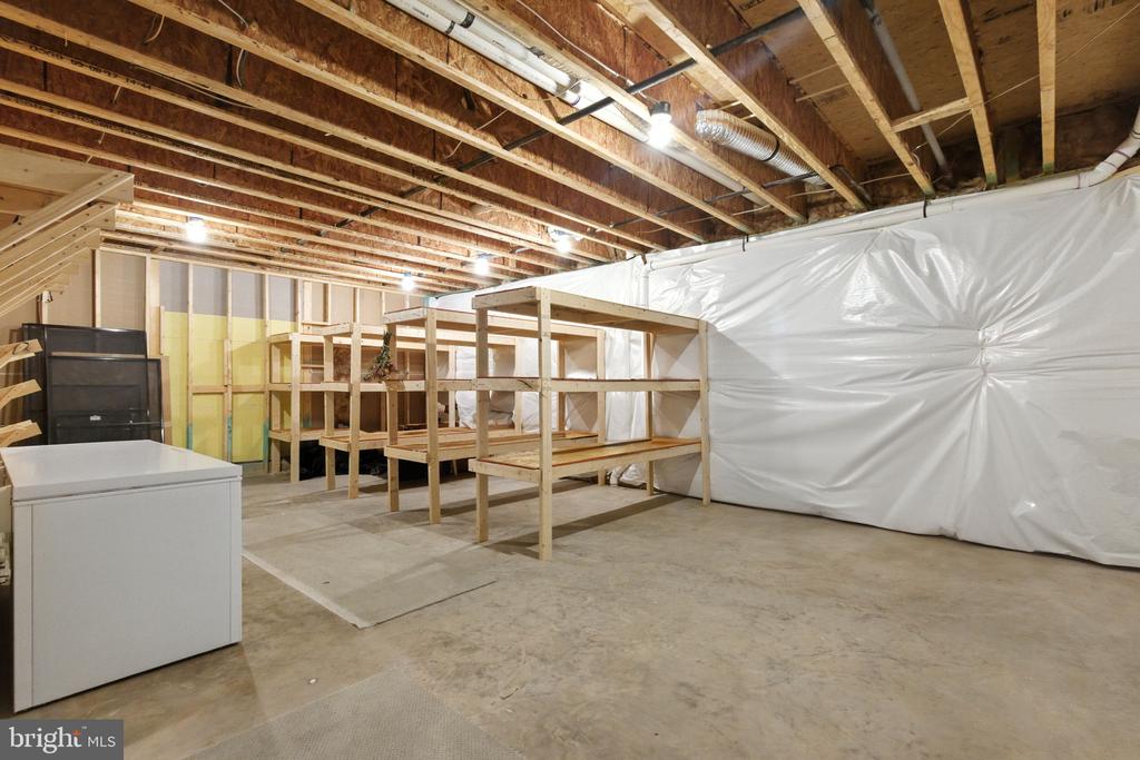 8617 DIXIE PLACE