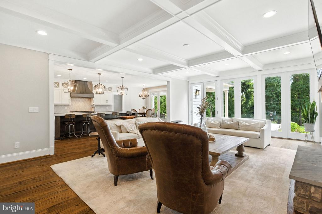 8617 DIXIE PLACE