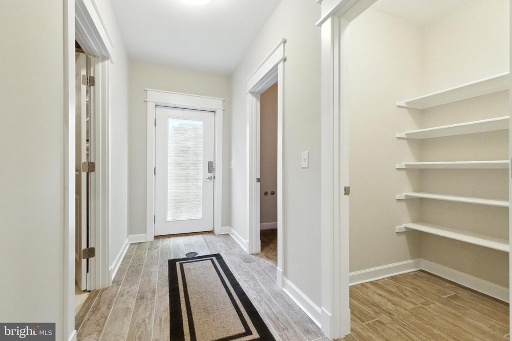 8617 DIXIE PLACE