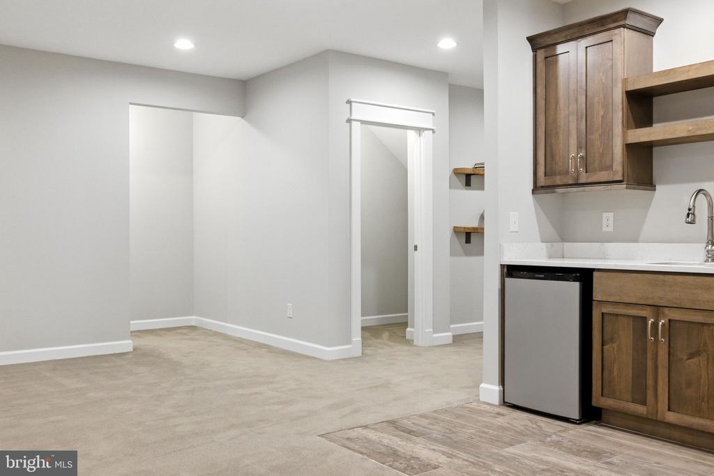 8617 DIXIE PLACE