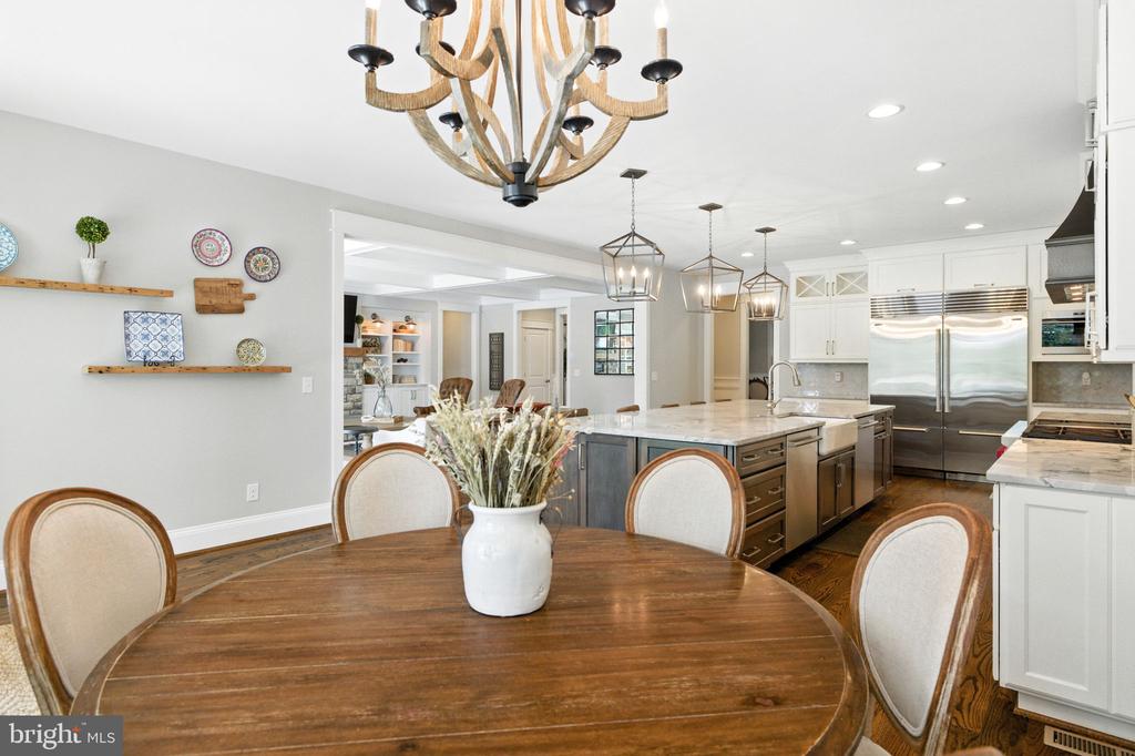 8617 DIXIE PLACE