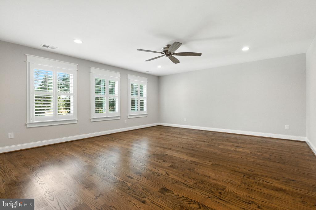 8617 DIXIE PLACE