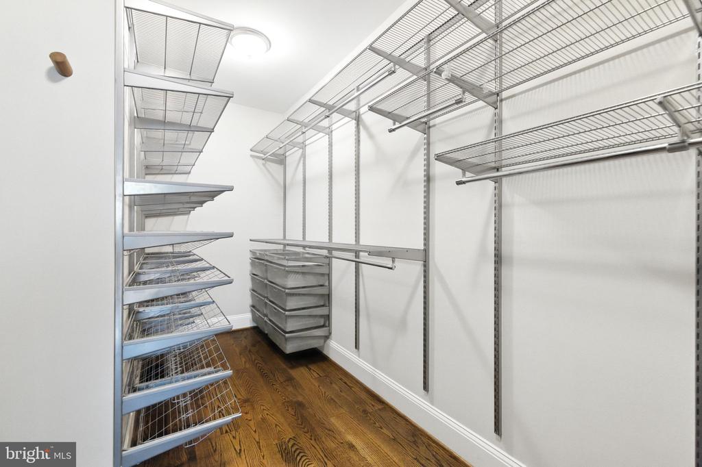 8617 DIXIE PLACE