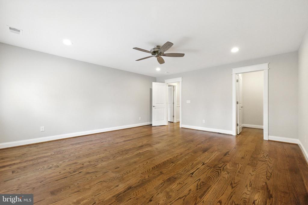 8617 DIXIE PLACE