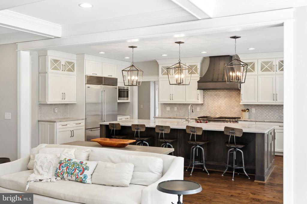 8617 DIXIE PLACE