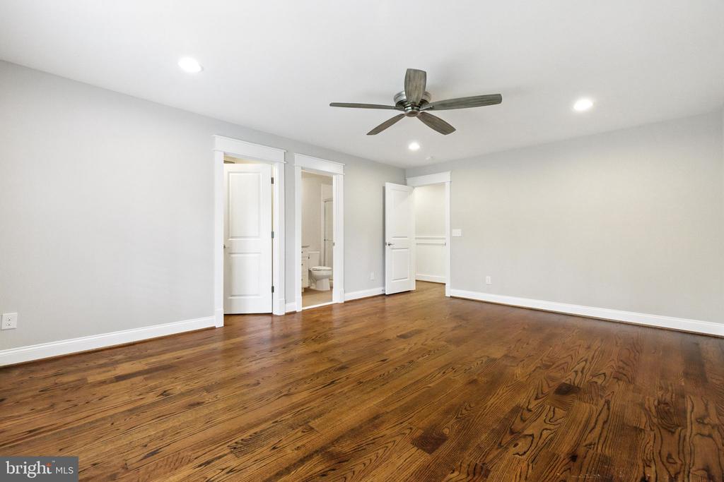 8617 DIXIE PLACE