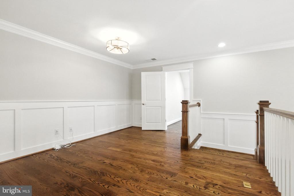 8617 DIXIE PLACE