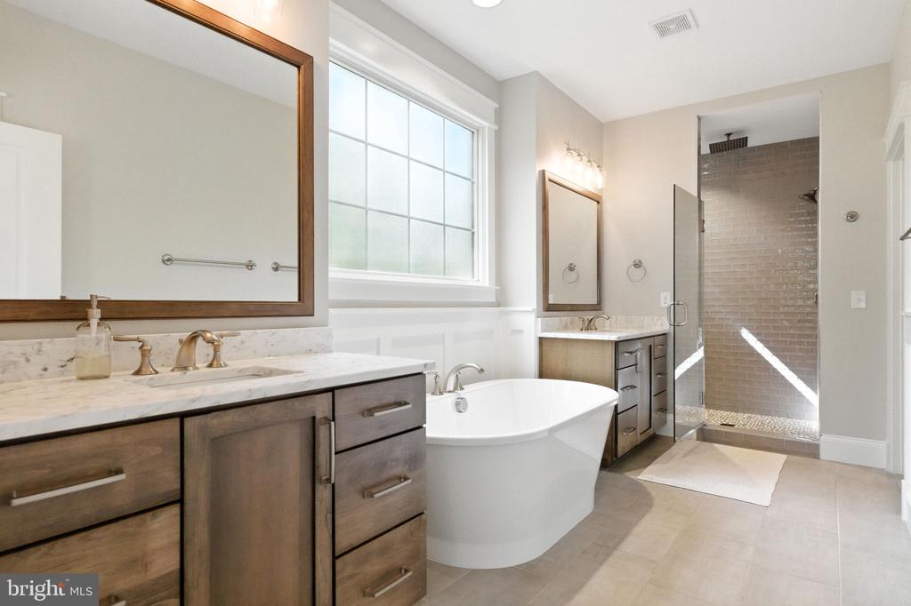 8617 DIXIE PLACE
