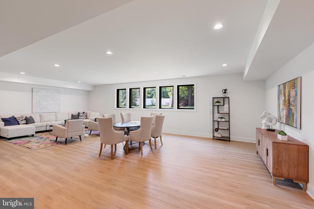 7526 FISHER DRIVE