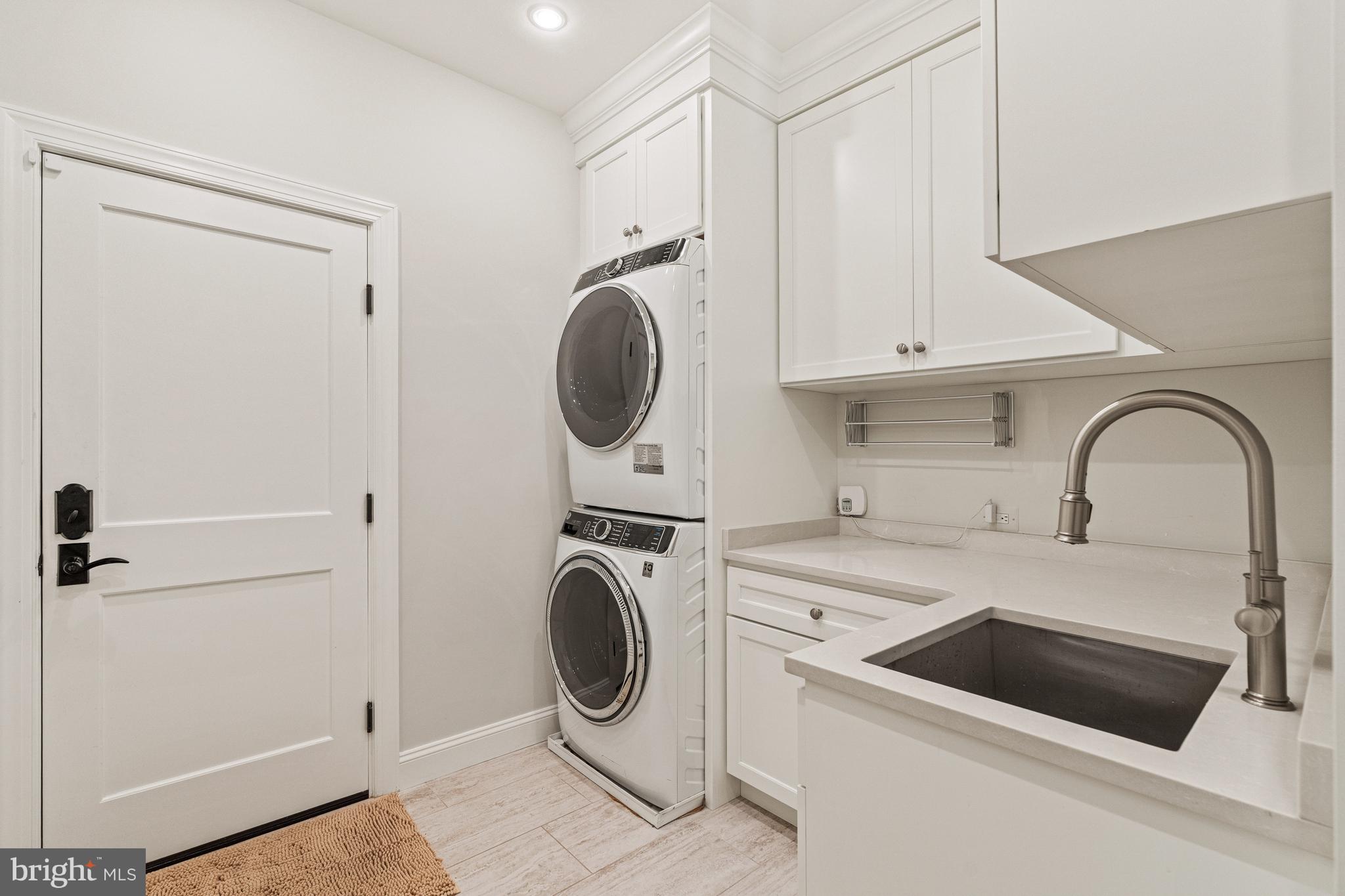 6301 HUNTING RIDGE LANE