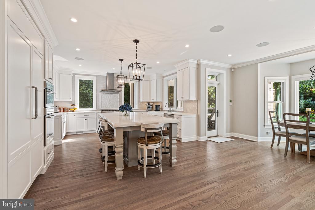 6301 HUNTING RIDGE LANE