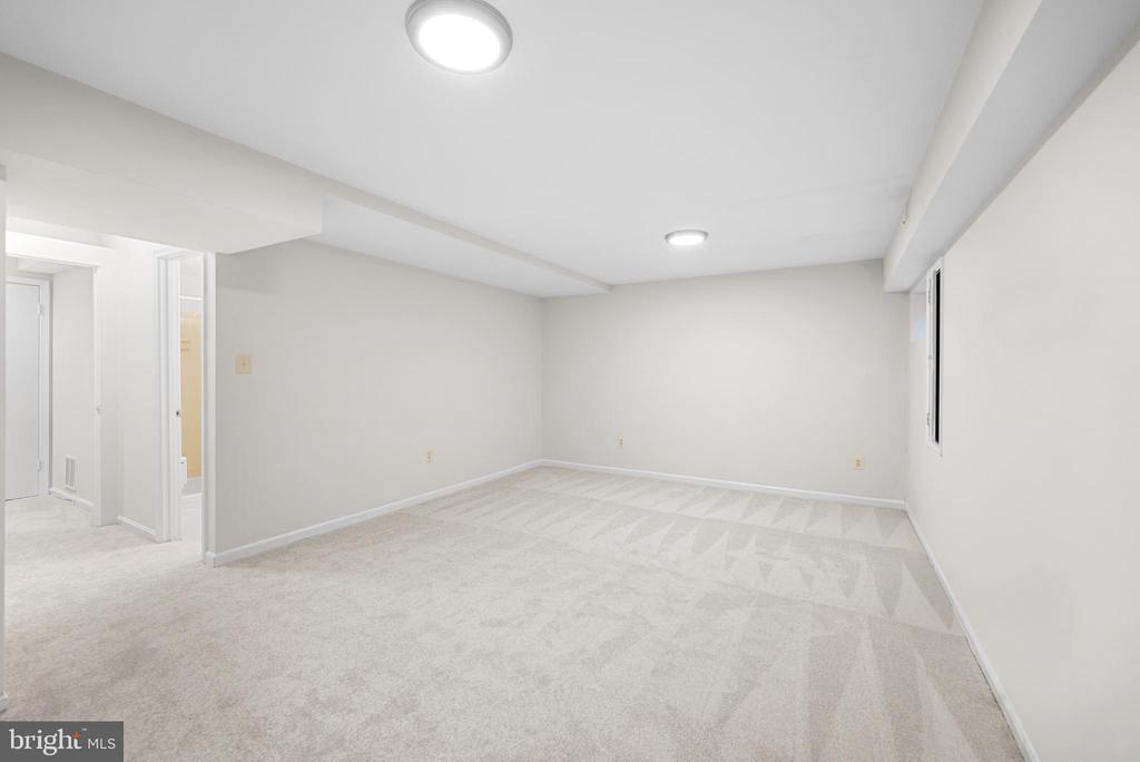 9908 LONGFORD COURT