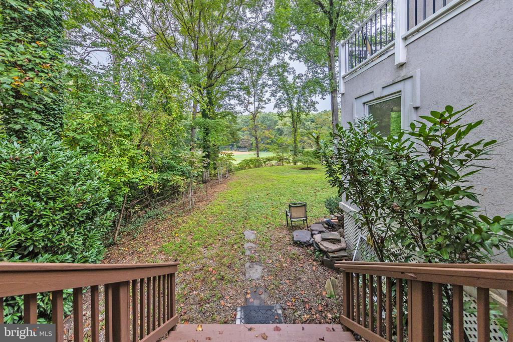 4009 ESTABROOK DRIVE
