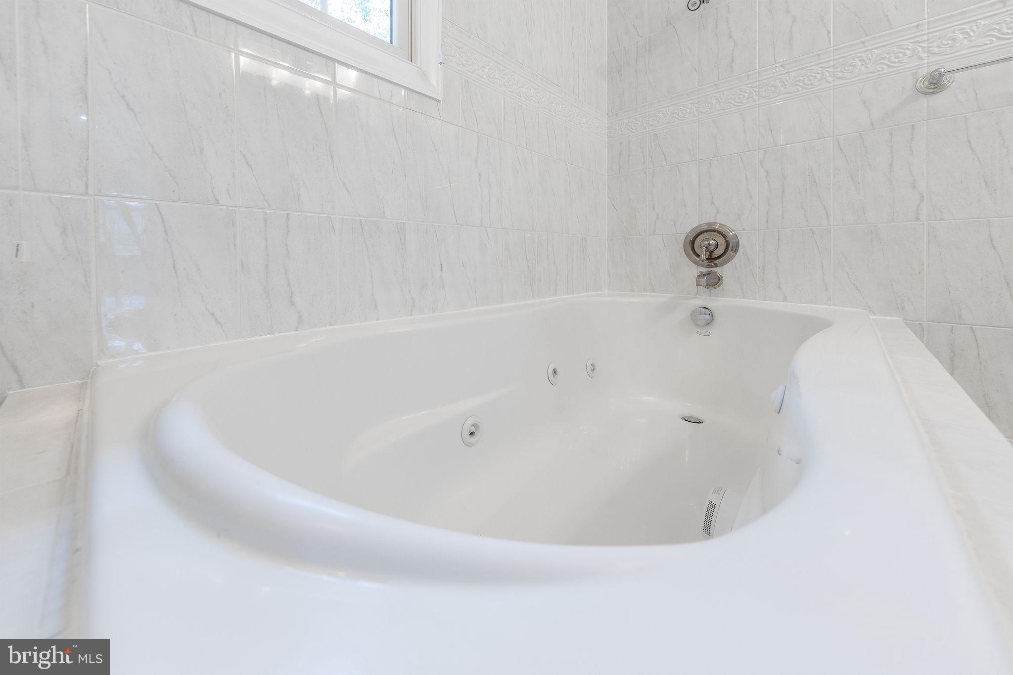 4009 ESTABROOK DRIVE