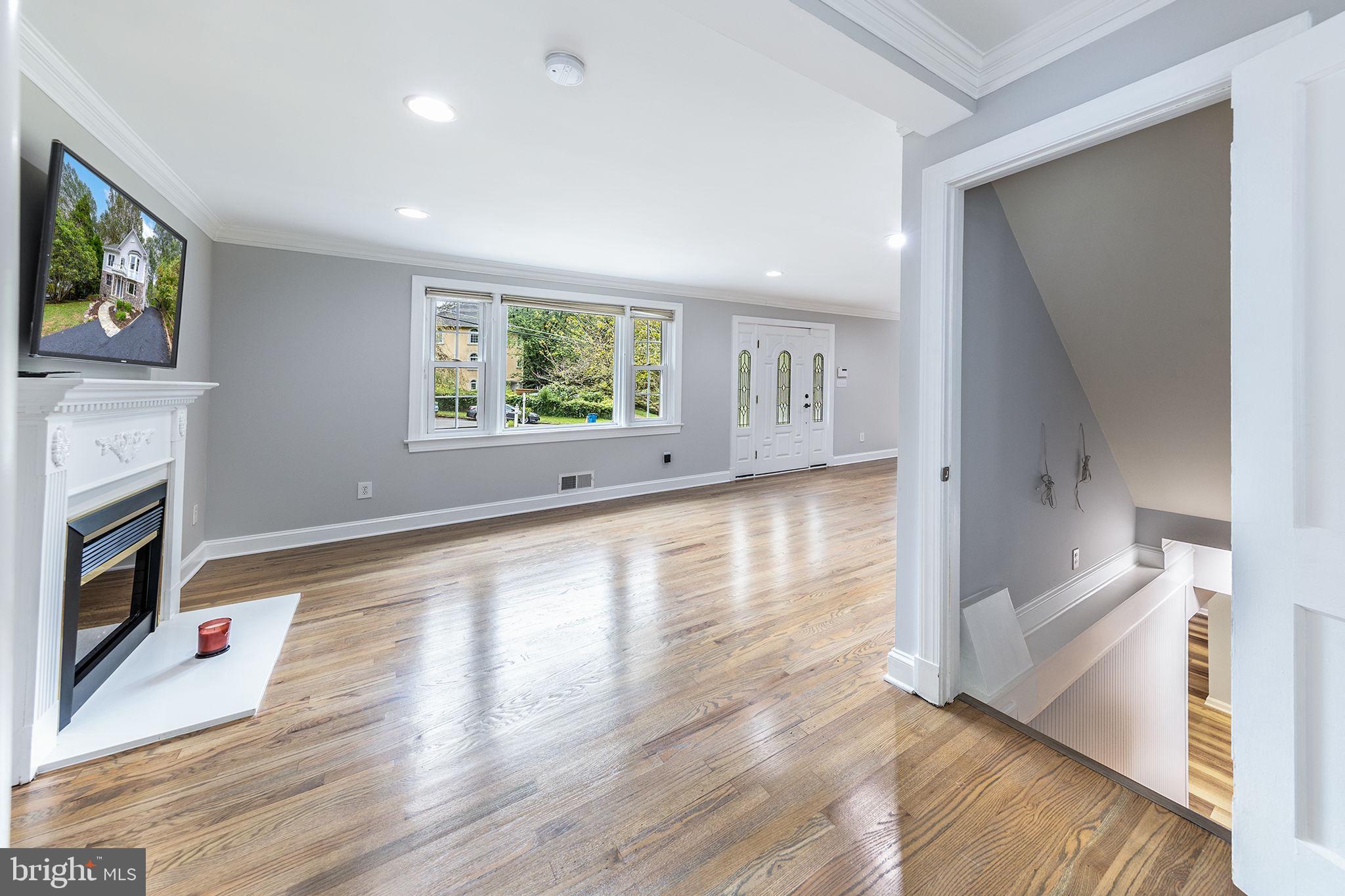 4009 ESTABROOK DRIVE