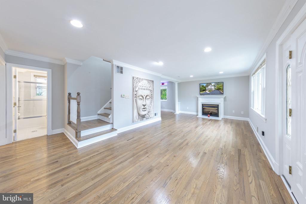 4009 ESTABROOK DRIVE