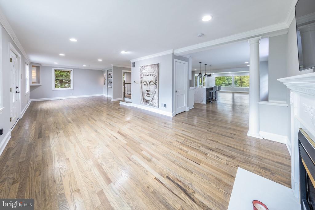 4009 ESTABROOK DRIVE