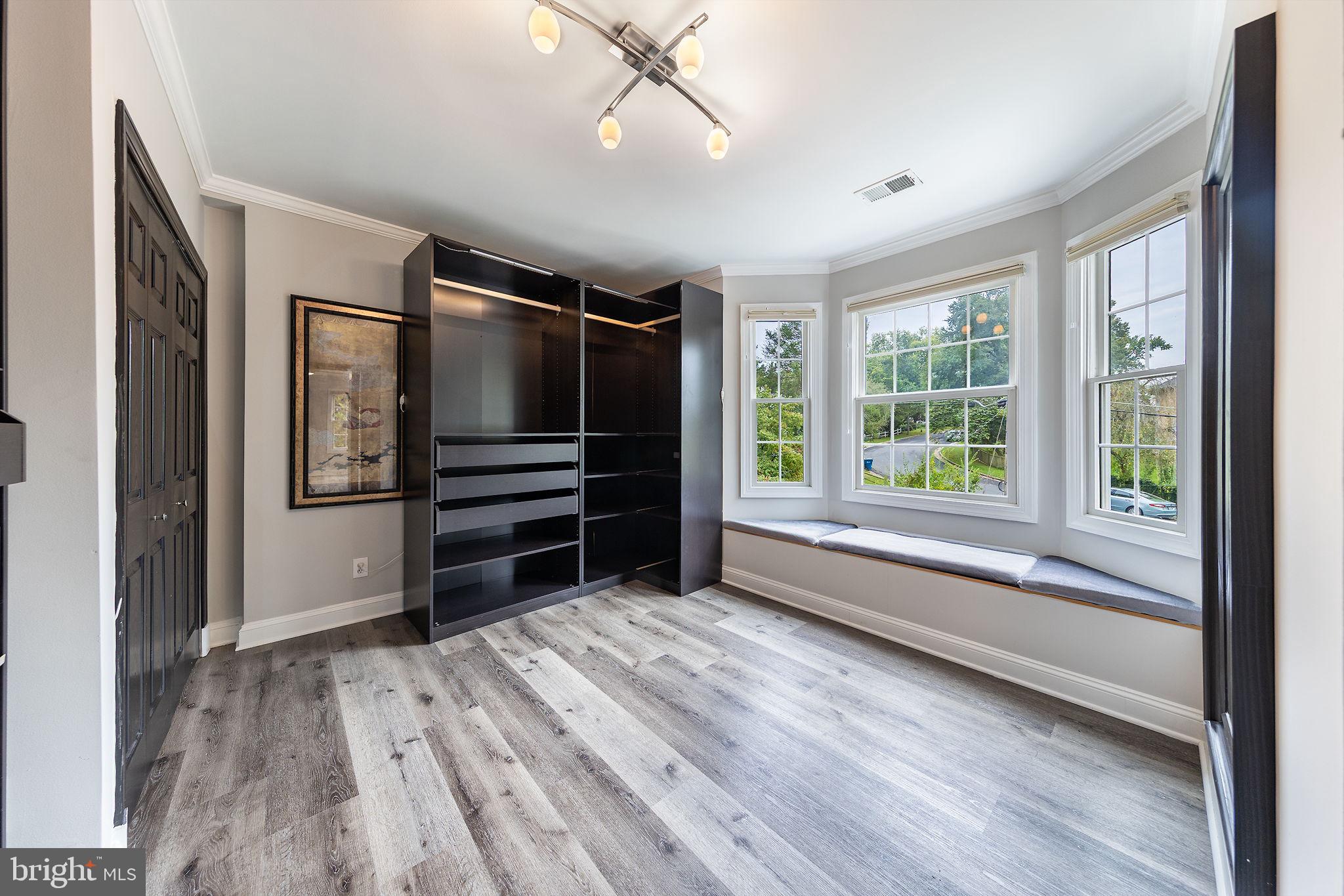 4009 ESTABROOK DRIVE