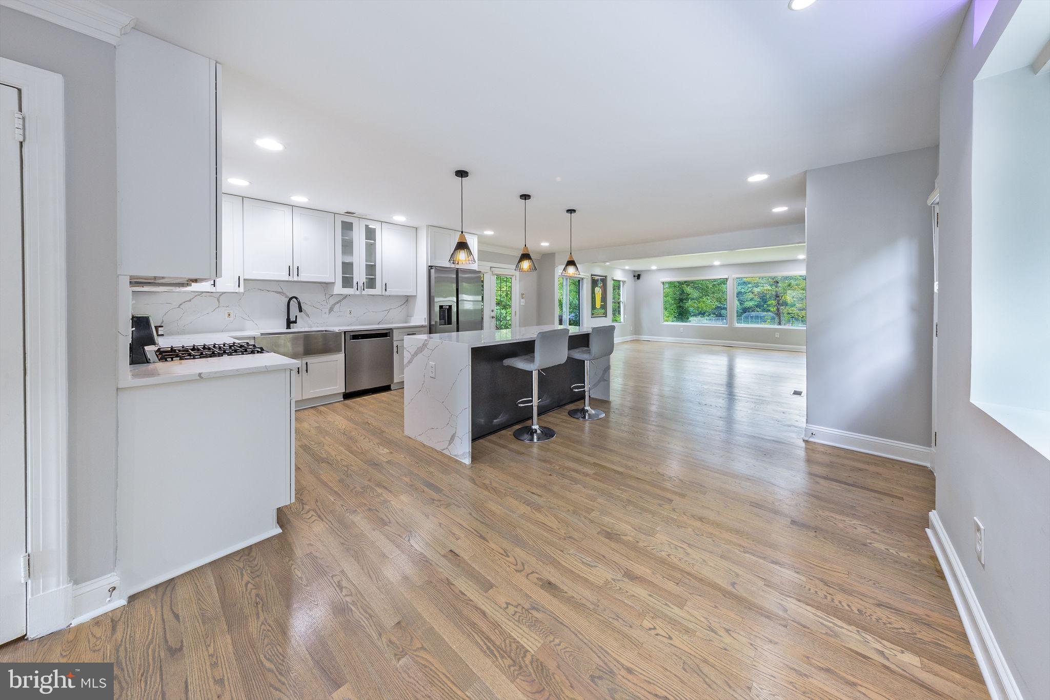 4009 ESTABROOK DRIVE