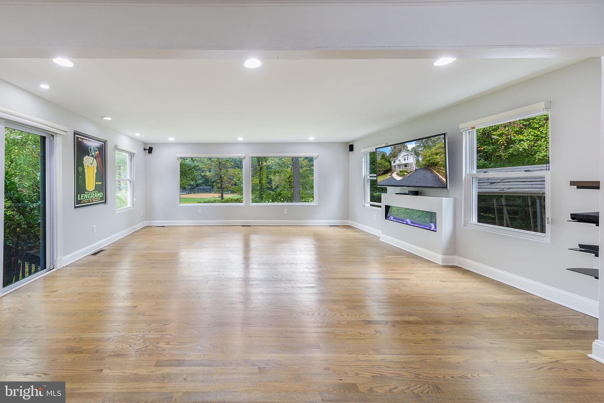 4009 ESTABROOK DRIVE