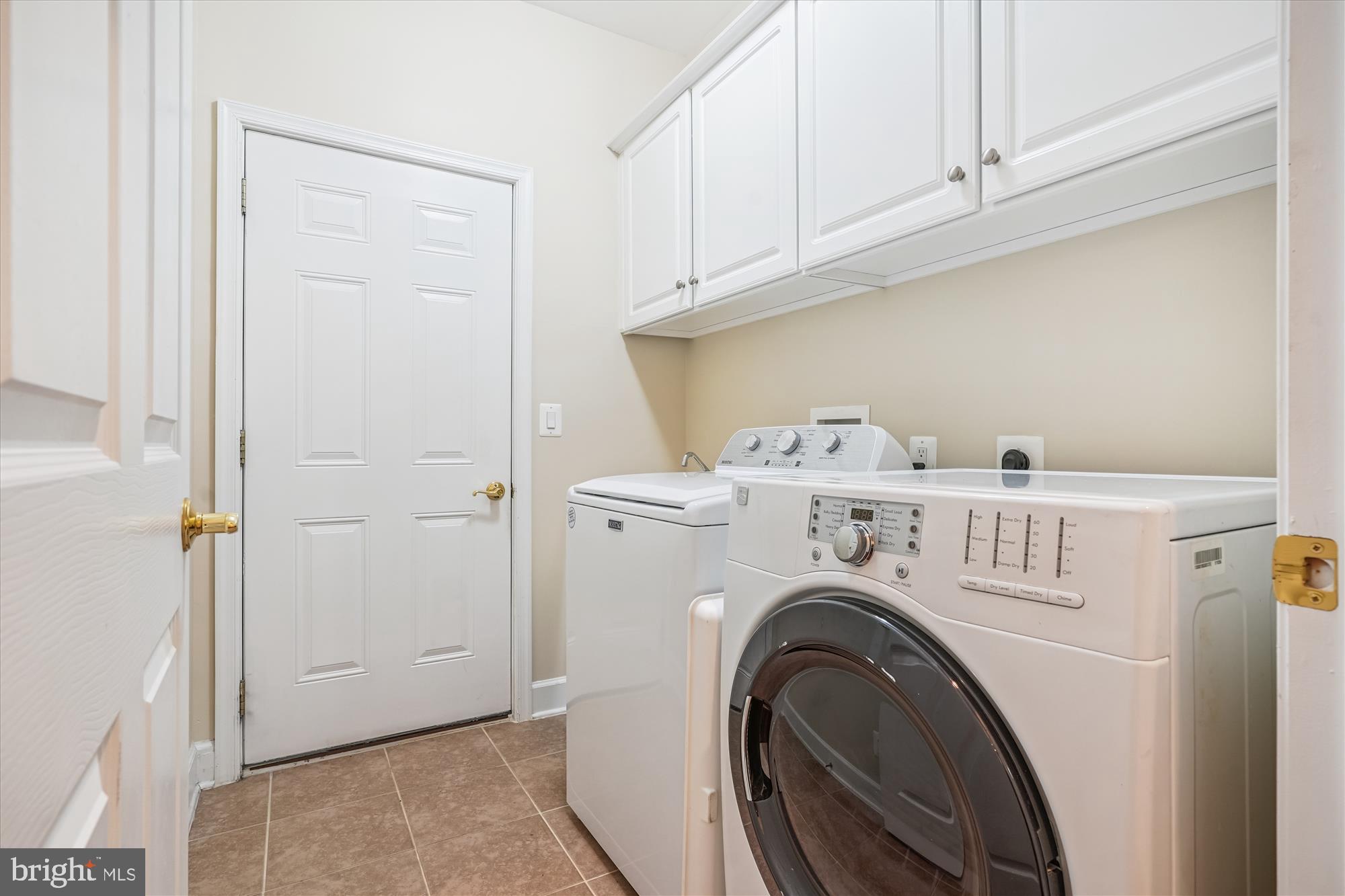 8905 PERIWINKLE BLUE COURT