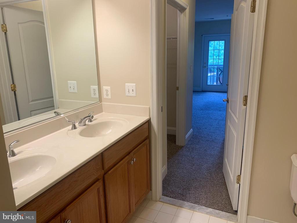 2903 SAINTSBURY PLAZA 310