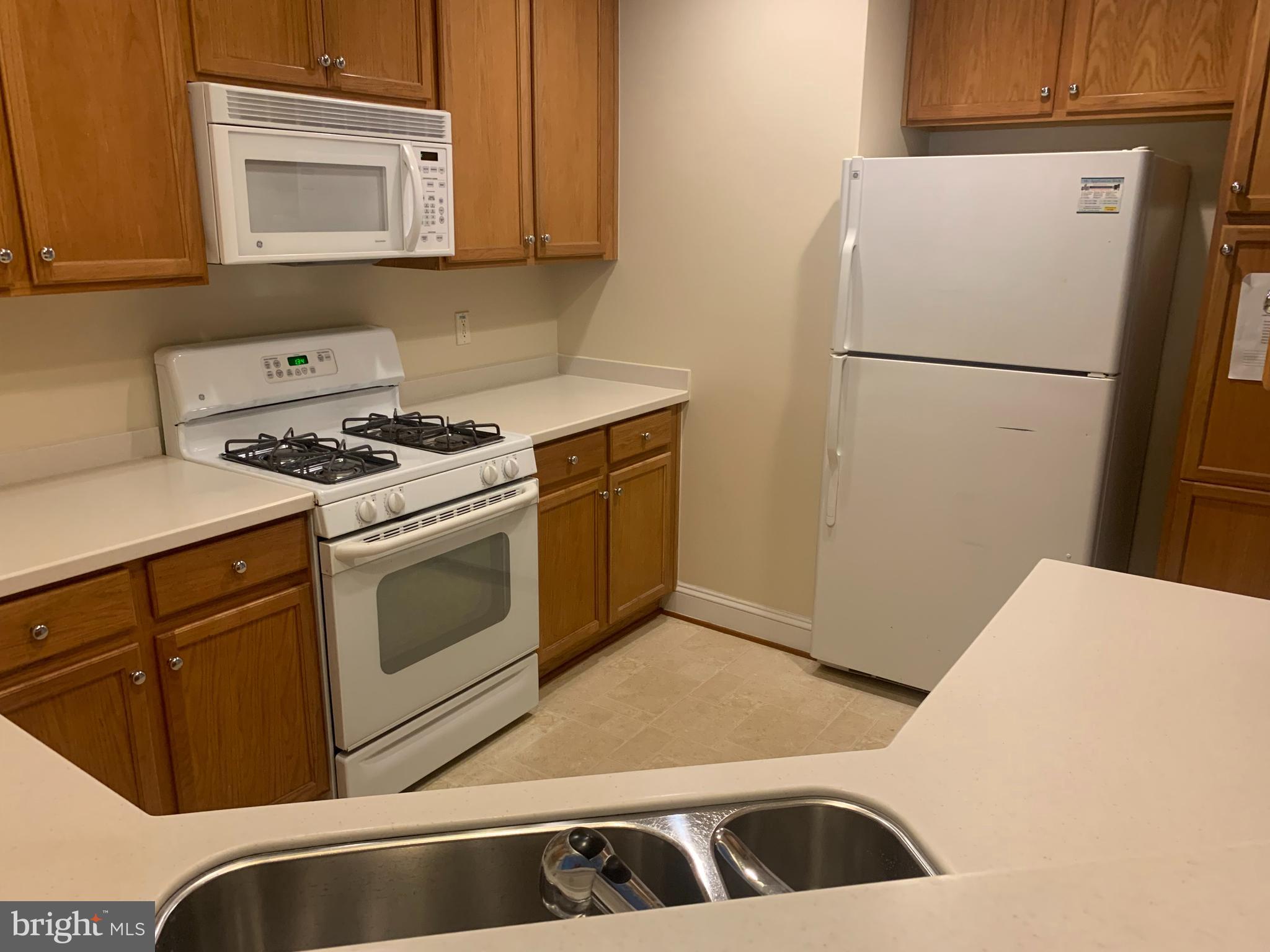 2903 SAINTSBURY PLAZA 310