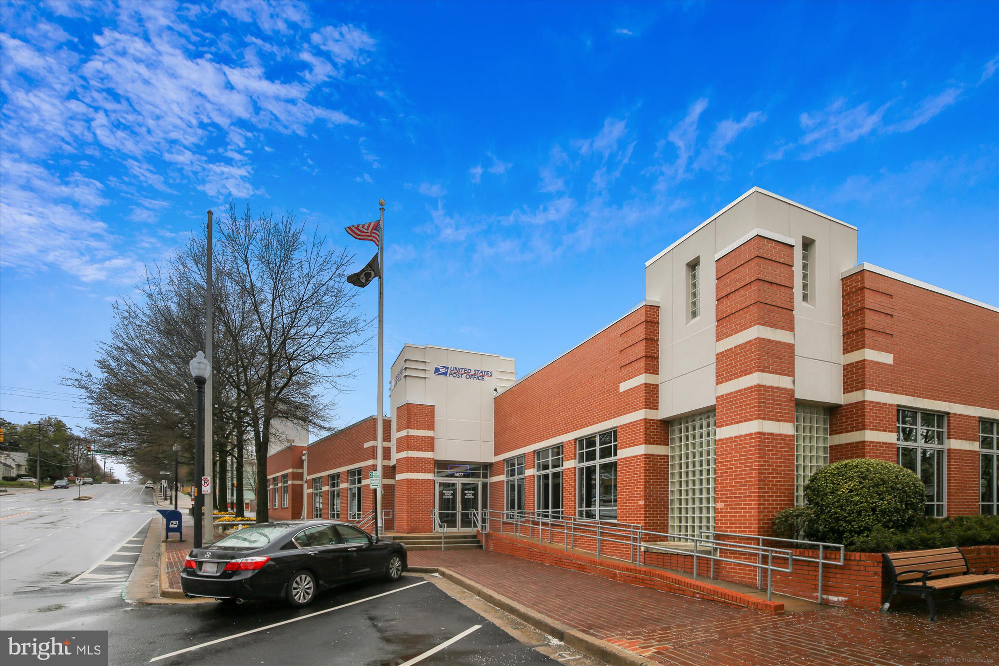 7202 PARKVIEW AVENUE