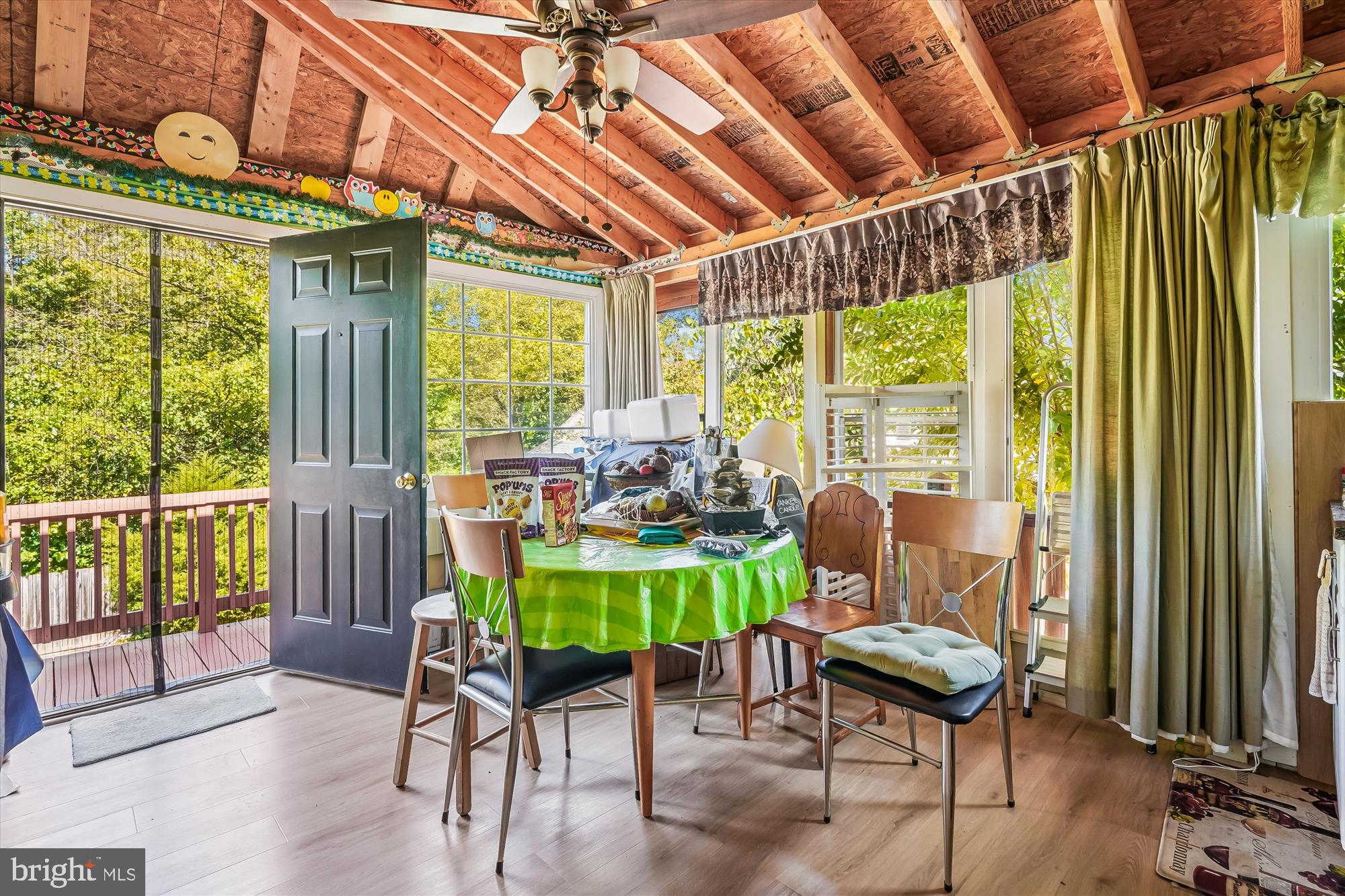 7202 PARKVIEW AVENUE