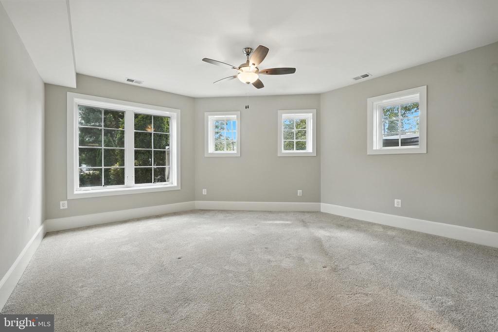 6434 NOBLE DRIVE