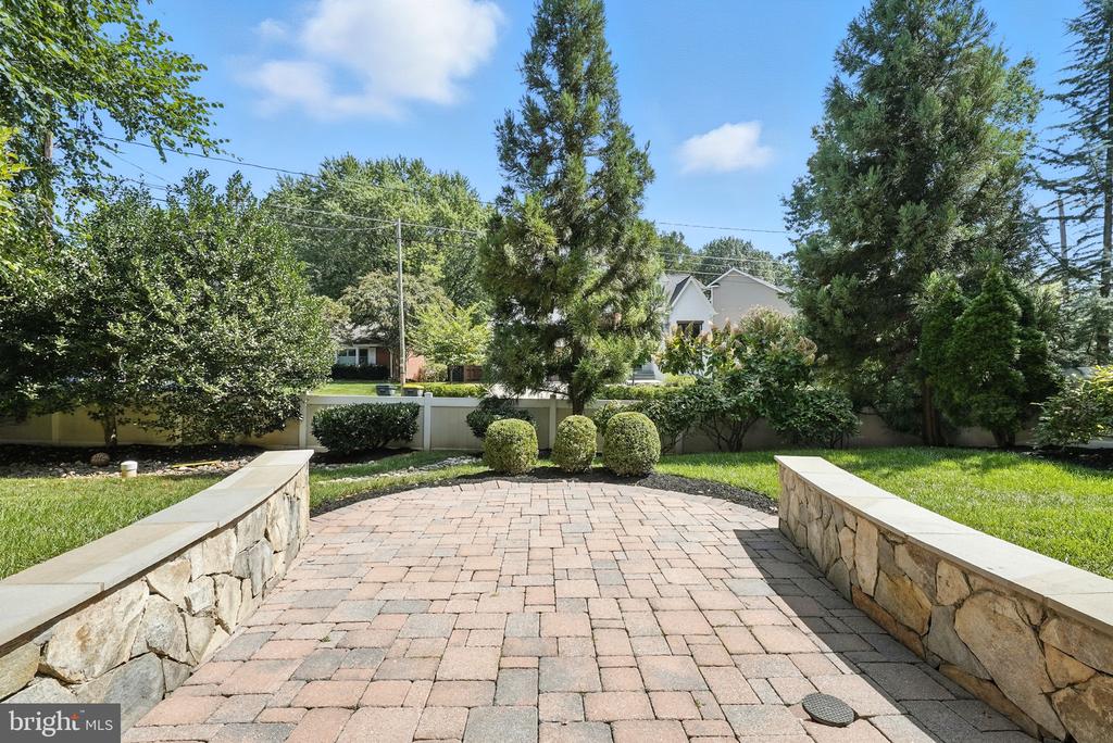 6434 NOBLE DRIVE