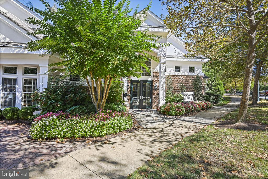 1924 LOGAN MANOR DRIVE