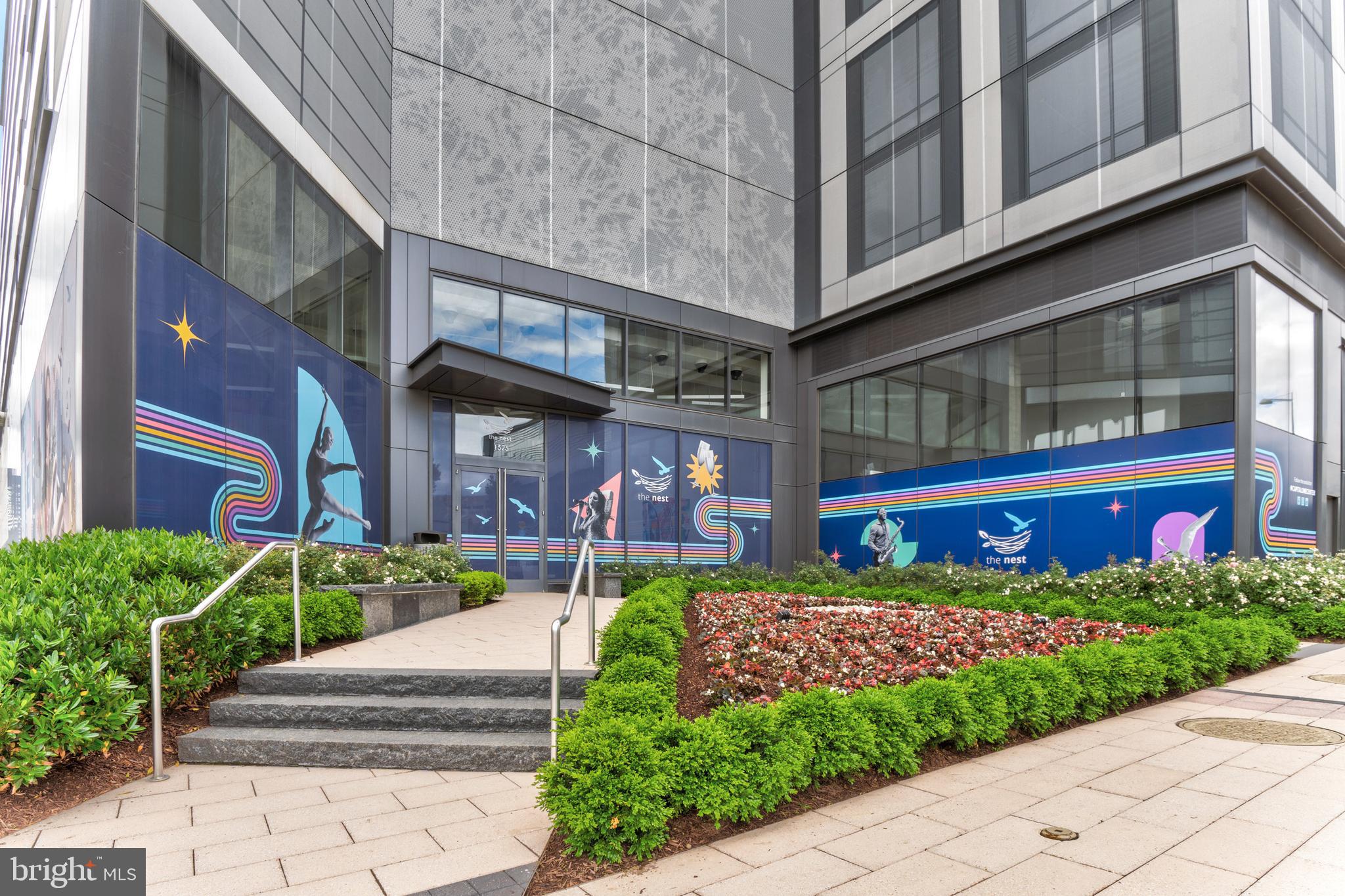 1761 OLD MEADOW ROAD 209