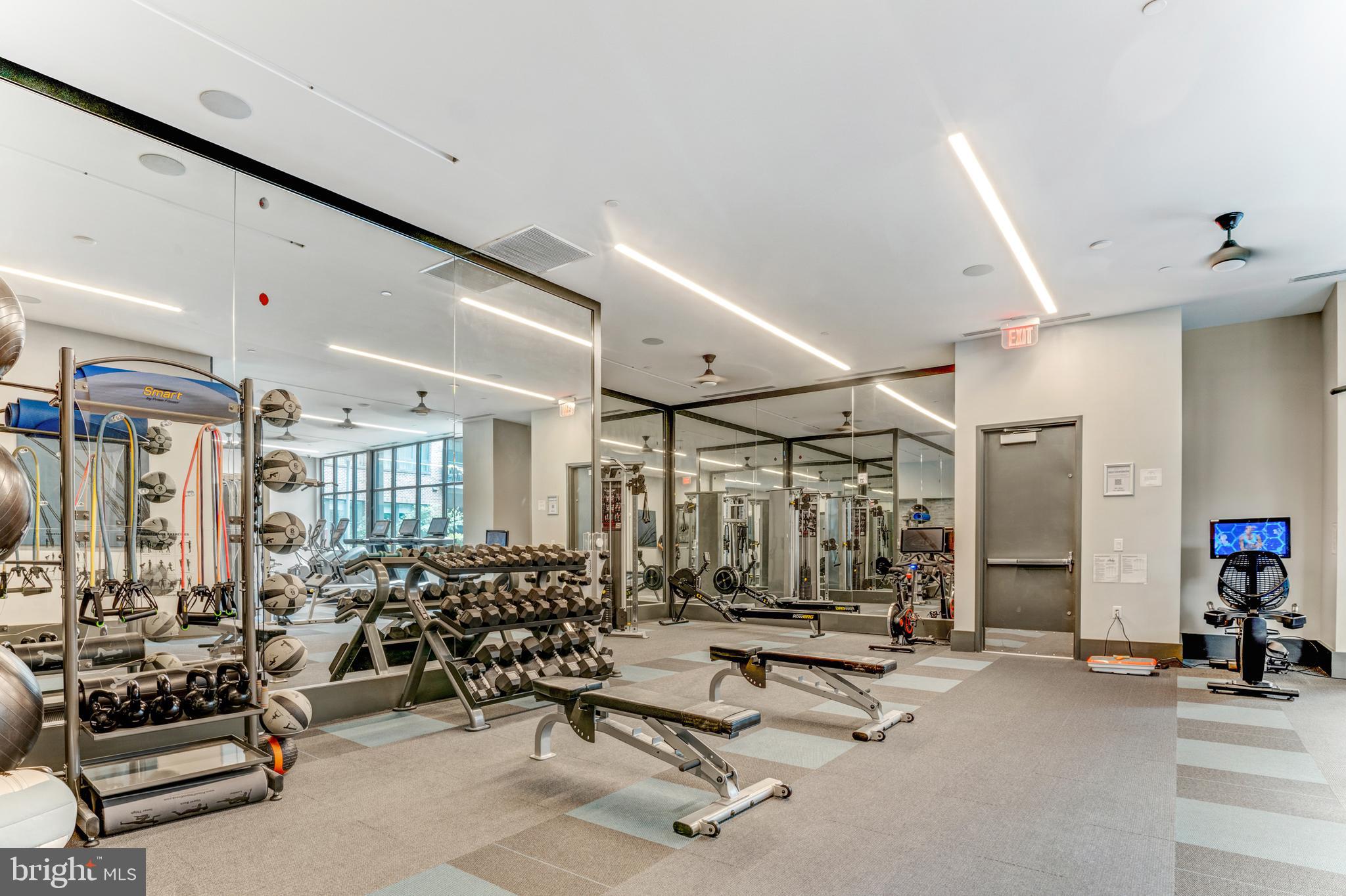 1761 OLD MEADOW ROAD 209