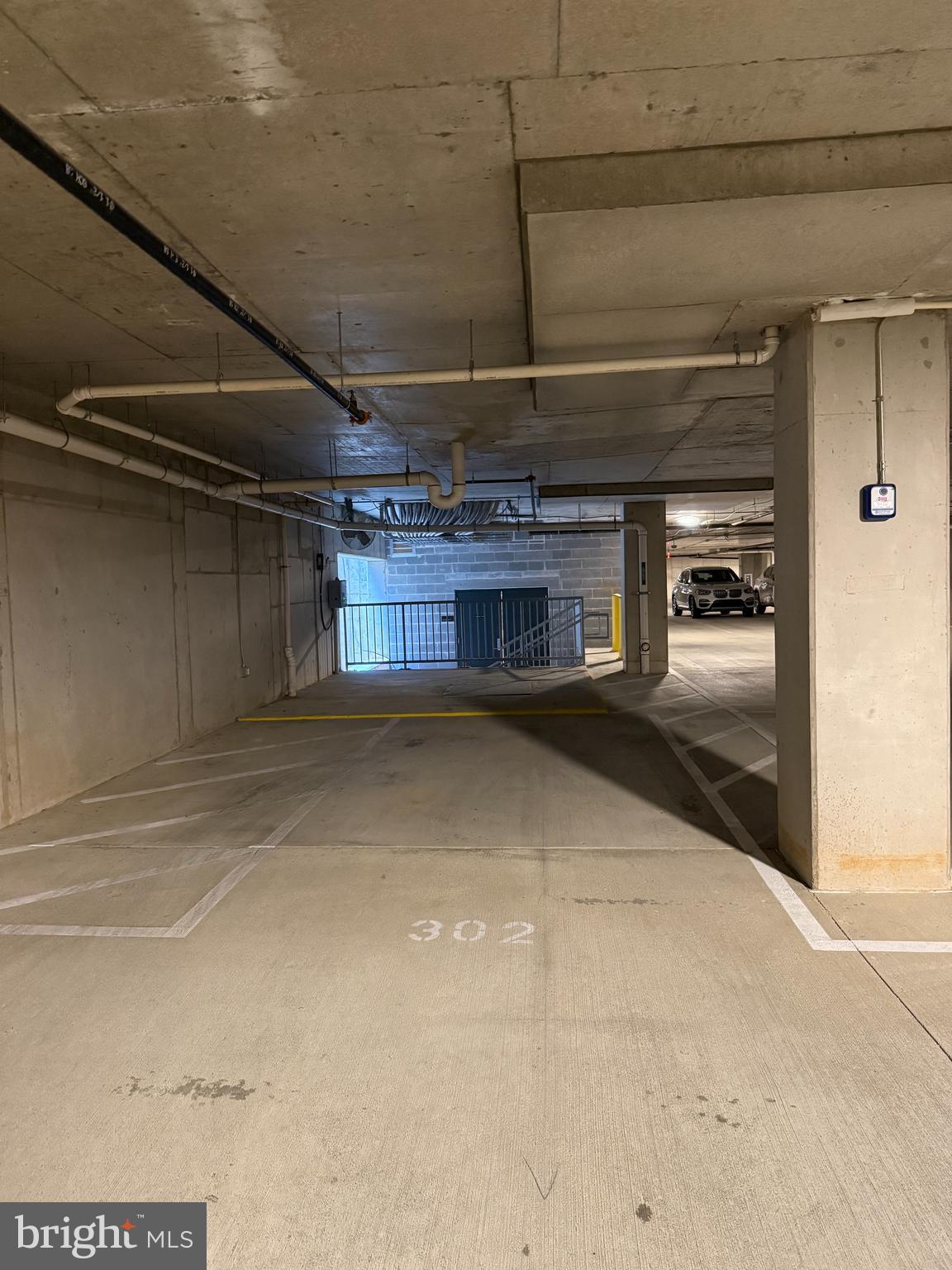 1761 OLD MEADOW ROAD 209