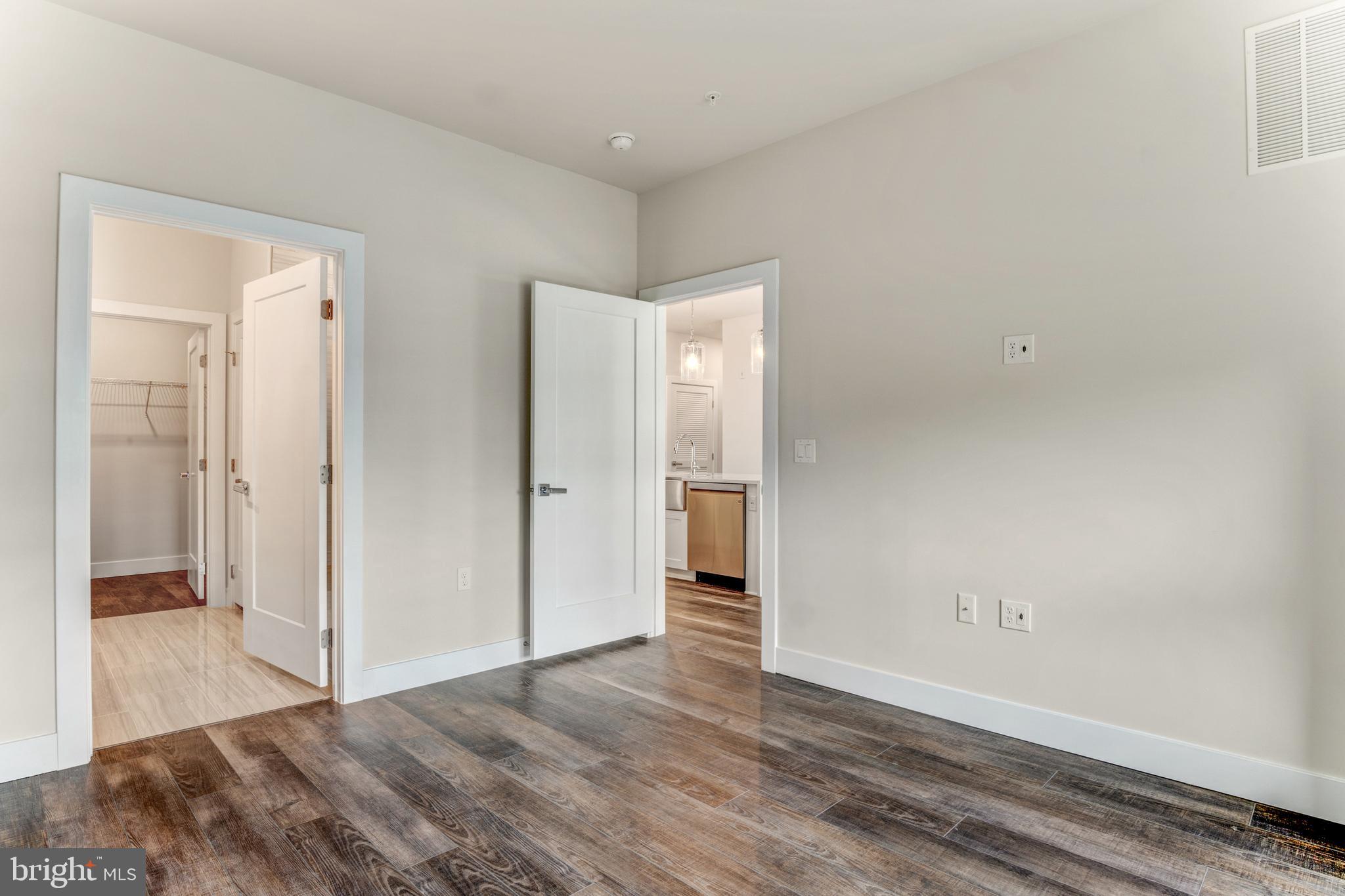 1761 OLD MEADOW ROAD 209